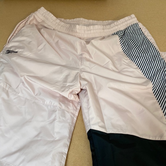 NWOT Reebok Classes Vector Track Pant. Buff Large - Picture 2 of 11